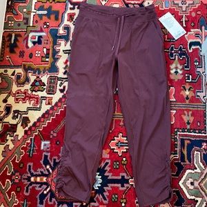 Lululemon, NWT, size 6, Maroon